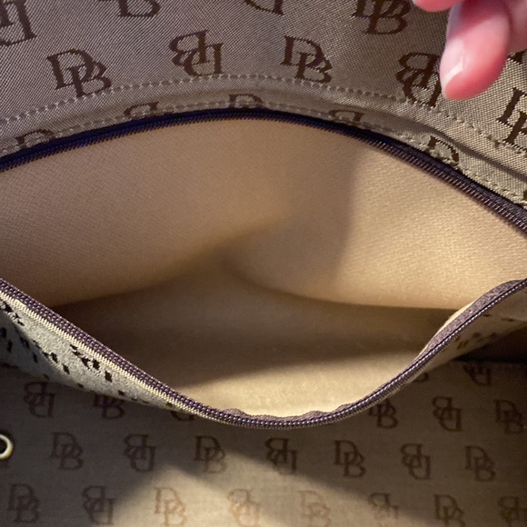 Dooney&Bourke large tote - Picture 9 of 16